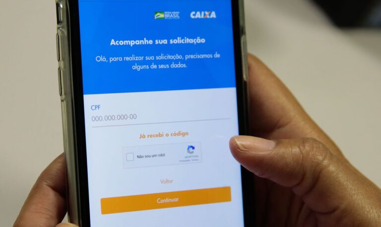 Auxílio Emergencial - solicitação através do aplicativo ou site
