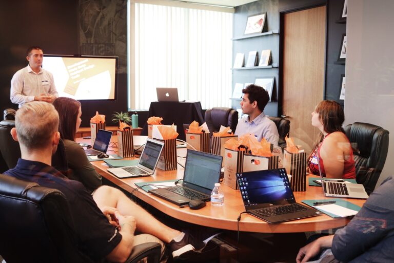 Confira algumas vagas de emprego em empresas diversificadas